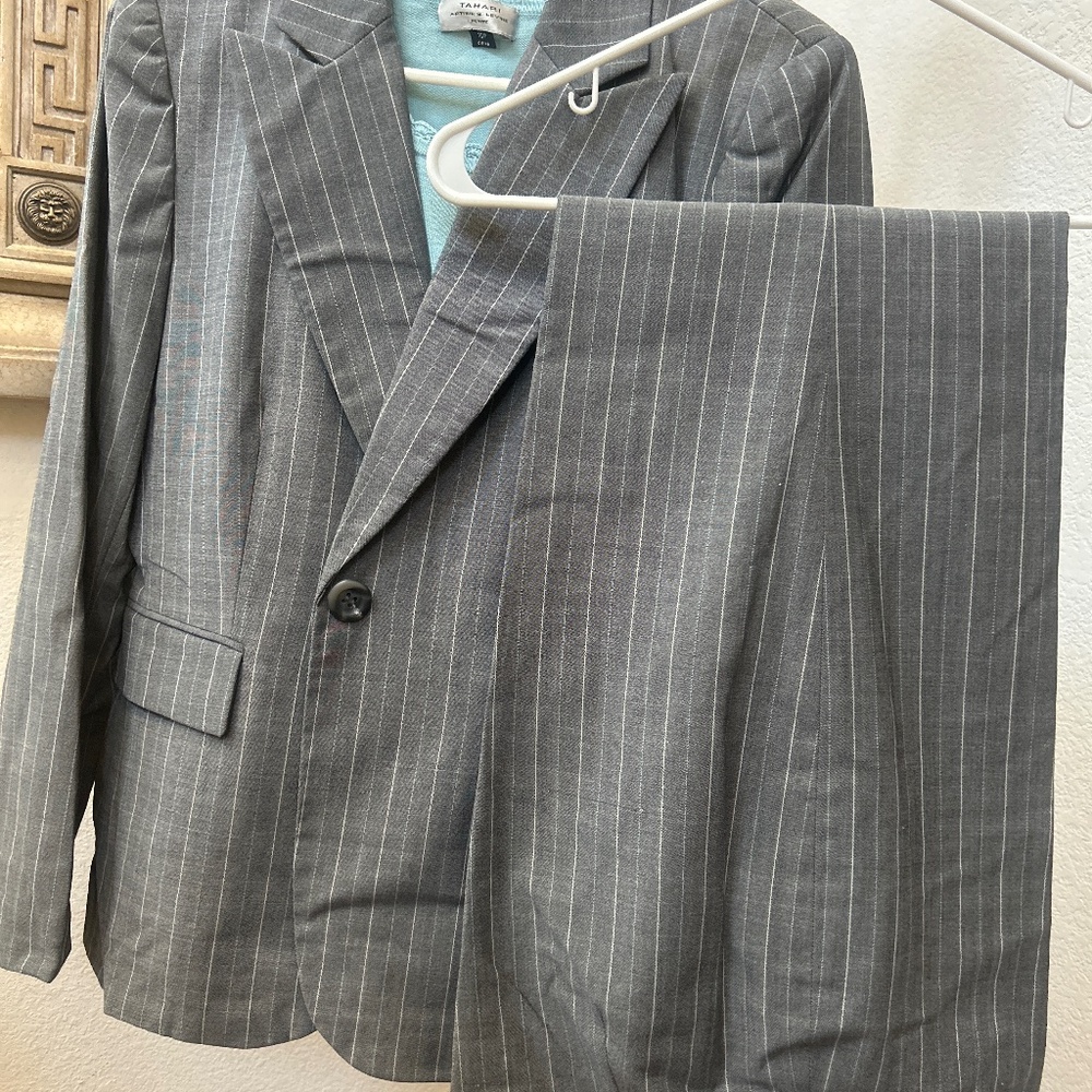 Tahari Pants Suit